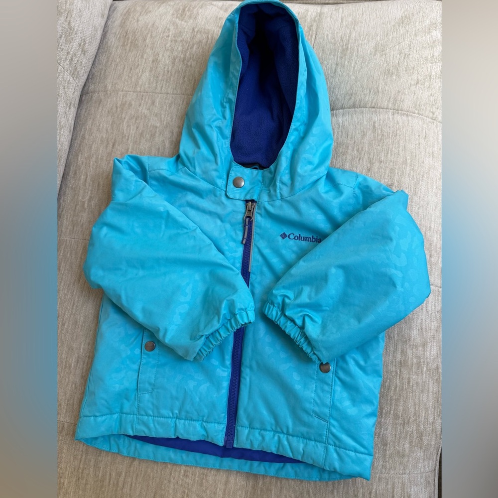 Columbia Girls  Aqua blue med weight jacket.